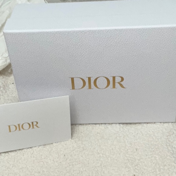 NWOT Dior Raffia Bag from Dior Beauty - Picture 6 of 7